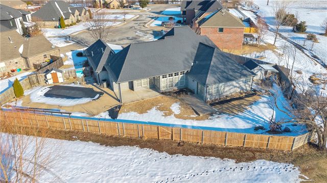 2711 S Haley Court, Rogers, AR 72758