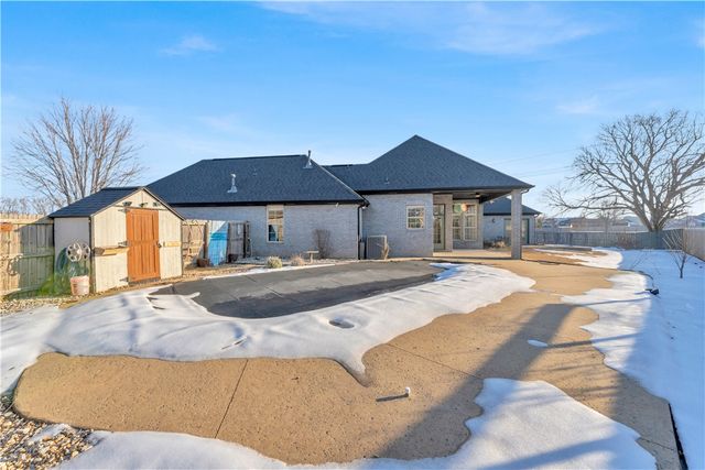 2711 S Haley Court, Rogers, AR 72758