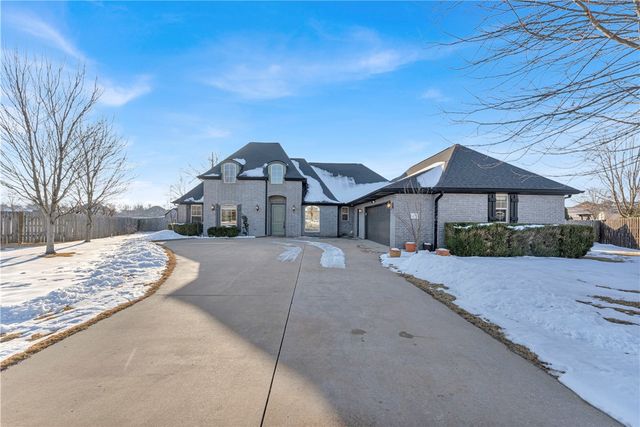 2711 S Haley Court, Rogers, AR 72758