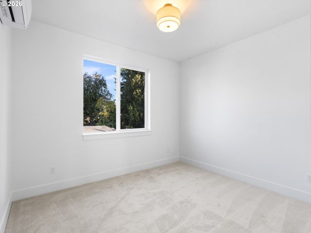 2092 N Watts St, Portland, OR 97217