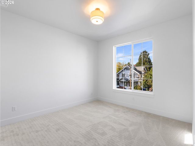 2092 N Watts St, Portland, OR 97217