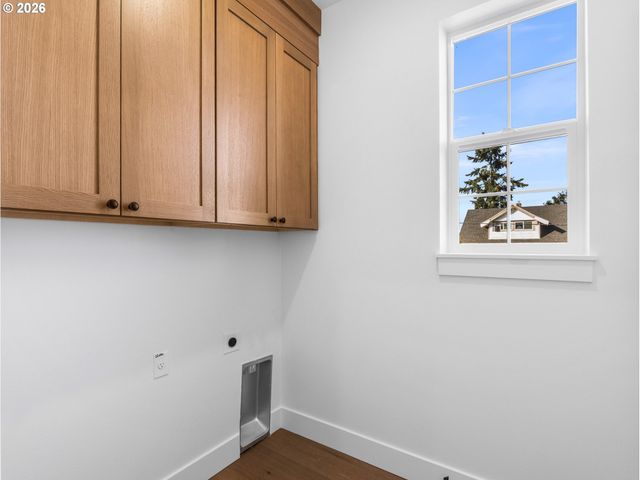 2092 N Watts St, Portland, OR 97217