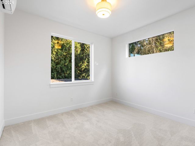 2092 N Watts St, Portland, OR 97217