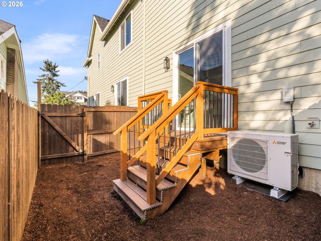 2092 N Watts St, Portland, OR 97217
