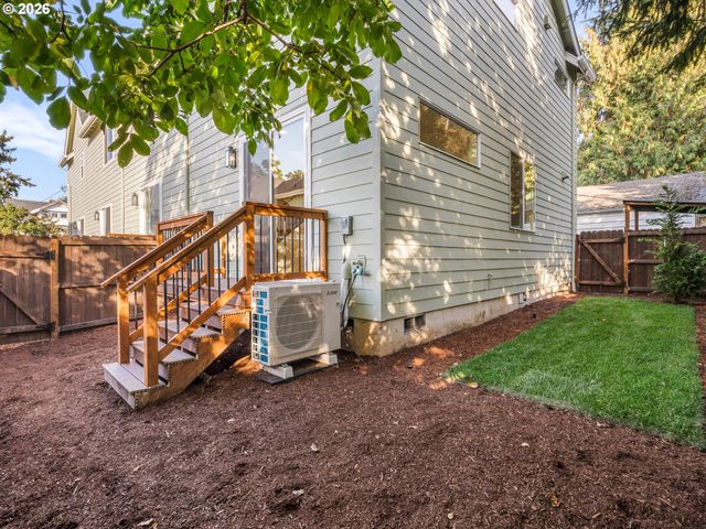 2092 N Watts St, Portland, OR 97217