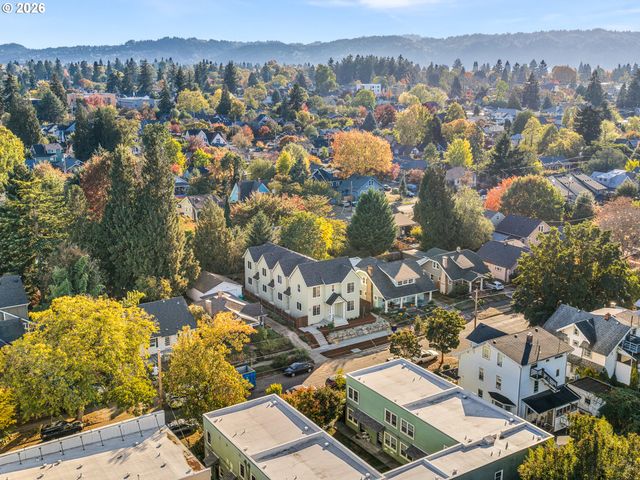 2092 N Watts St, Portland, OR 97217
