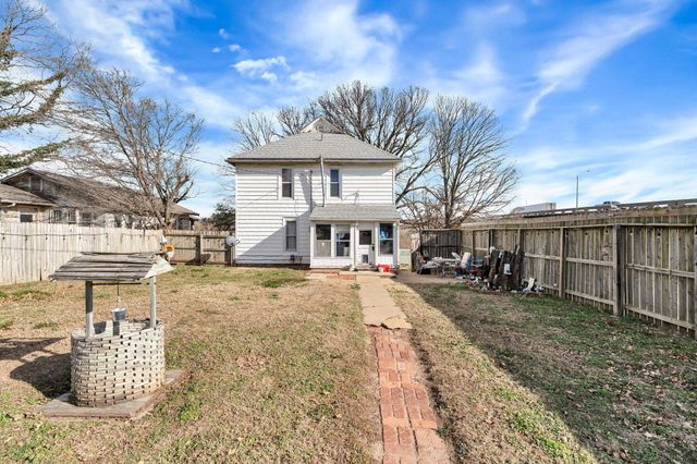 316 N Blaine St, Wellington, KS 67152