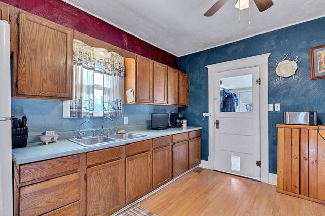 316 N Blaine St, Wellington, KS 67152