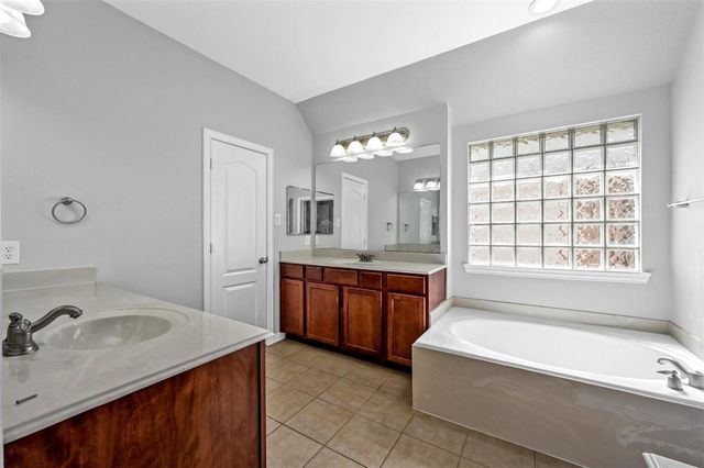 2124 Broadstone Drive, Plano, TX 75025