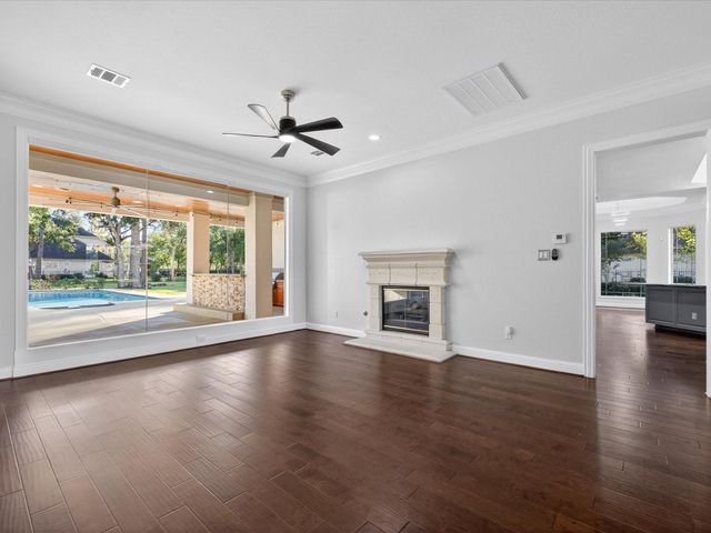 11 Gleannloch Estates Drive, Spring, TX 77379