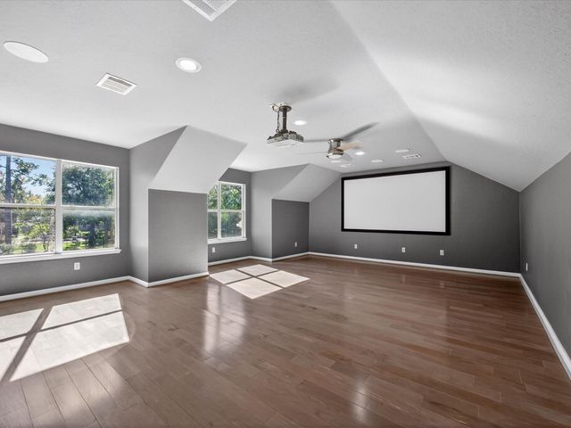 11 Gleannloch Estates Drive, Spring, TX 77379