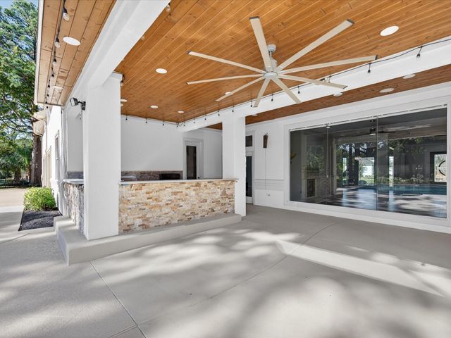 11 Gleannloch Estates Drive, Spring, TX 77379