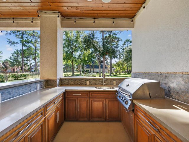 11 Gleannloch Estates Drive, Spring, TX 77379