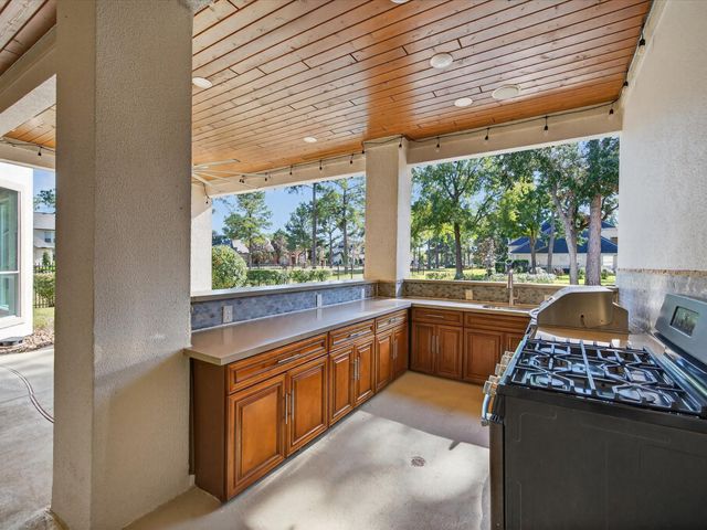 11 Gleannloch Estates Drive, Spring, TX 77379