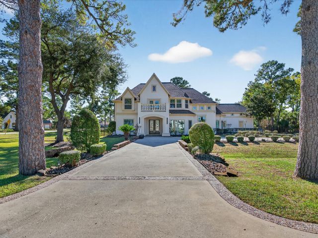 11 Gleannloch Estates Drive, Spring, TX 77379