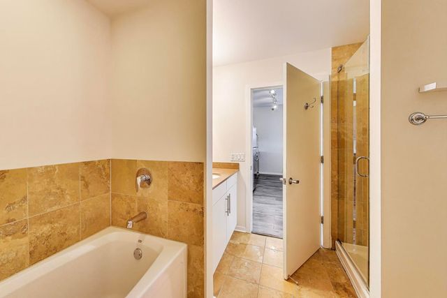 125 S Green Street 1107A, Chicago, IL 60607