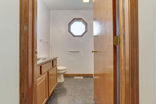 11736 Broad Street, Millersport, OH 43046