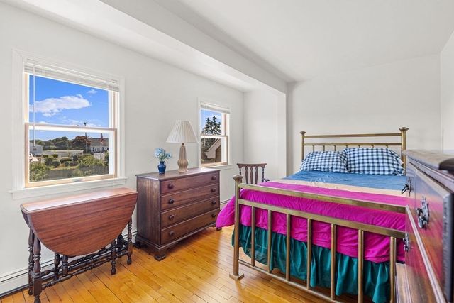 60 Bourne Neck Dr, Bourne, MA 02532