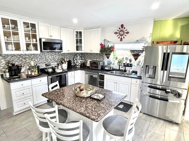 214 Winter St, Whitman, MA 02382