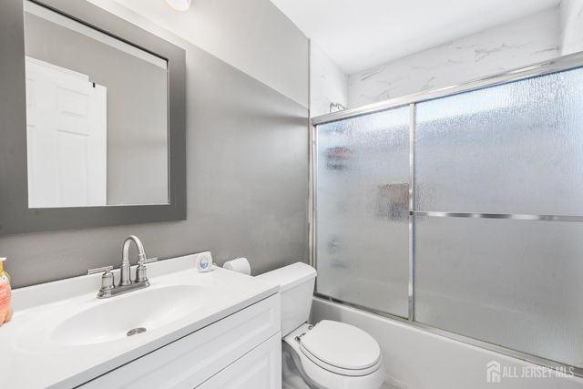 48 Stanford Drive, South Brunswick, NJ 08824