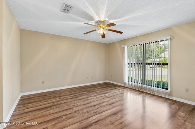 682 Oahu Street, Diamondhead, MS 39525
