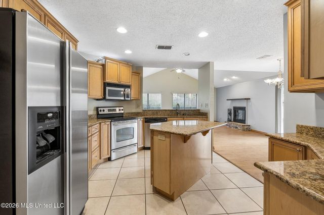 682 Oahu Street, Diamondhead, MS 39525