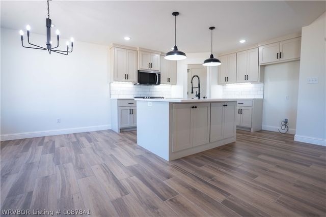 1006 Raleigh Street, Lavaca, AR 72941