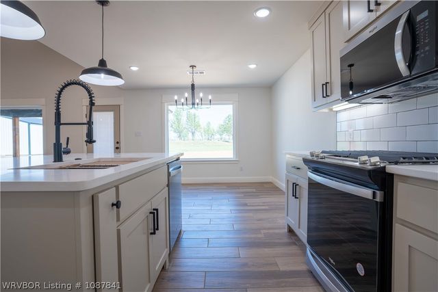 1006 Raleigh Street, Lavaca, AR 72941