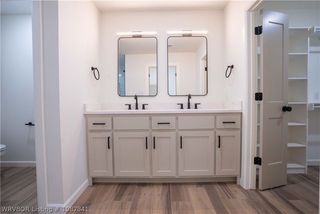 1006 Raleigh Street, Lavaca, AR 72941