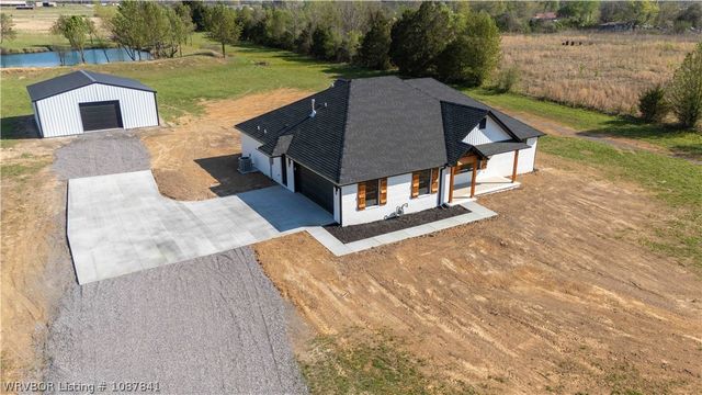 1006 Raleigh Street, Lavaca, AR 72941