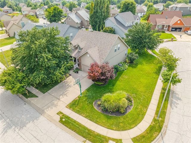 10912 N Wallace Avenue, Kansas City, MO 64157