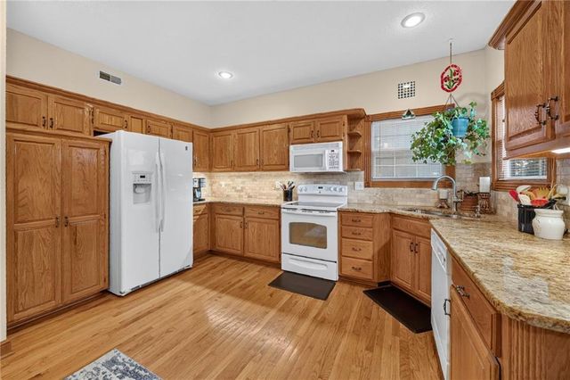 10912 N Wallace Avenue, Kansas City, MO 64157