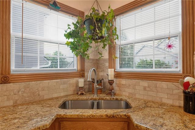 10912 N Wallace Avenue, Kansas City, MO 64157