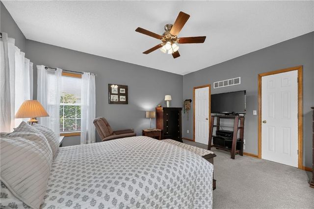 10912 N Wallace Avenue, Kansas City, MO 64157