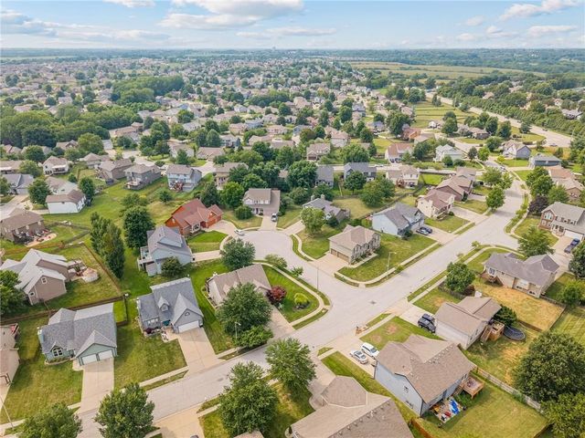 10912 N Wallace Avenue, Kansas City, MO 64157