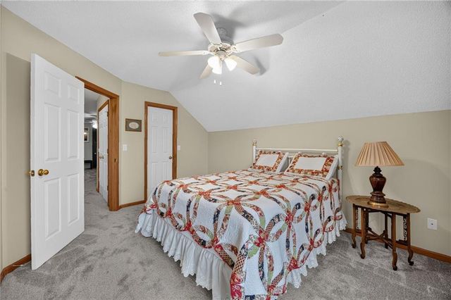 10912 N Wallace Avenue, Kansas City, MO 64157