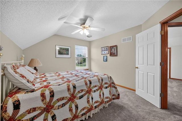 10912 N Wallace Avenue, Kansas City, MO 64157