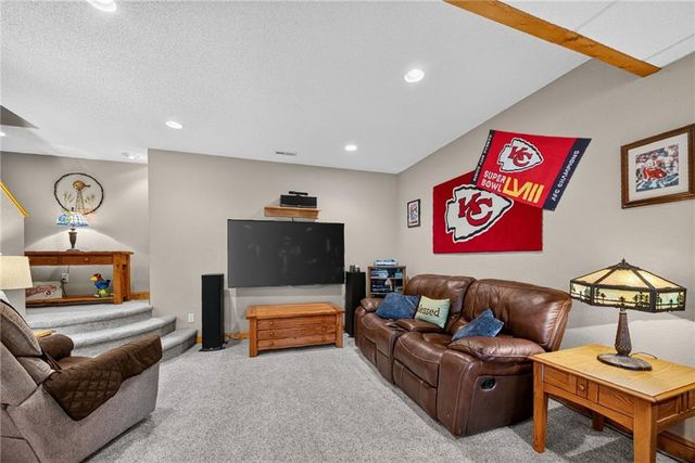10912 N Wallace Avenue, Kansas City, MO 64157