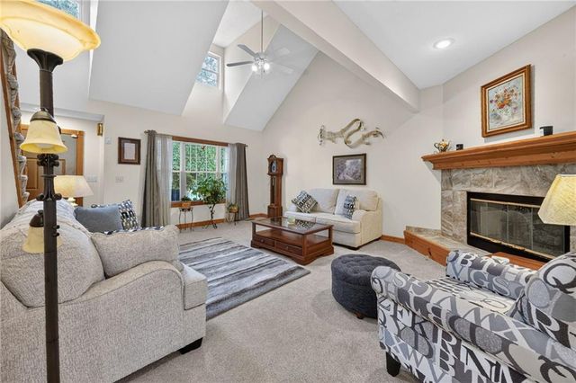 10912 N Wallace Avenue, Kansas City, MO 64157
