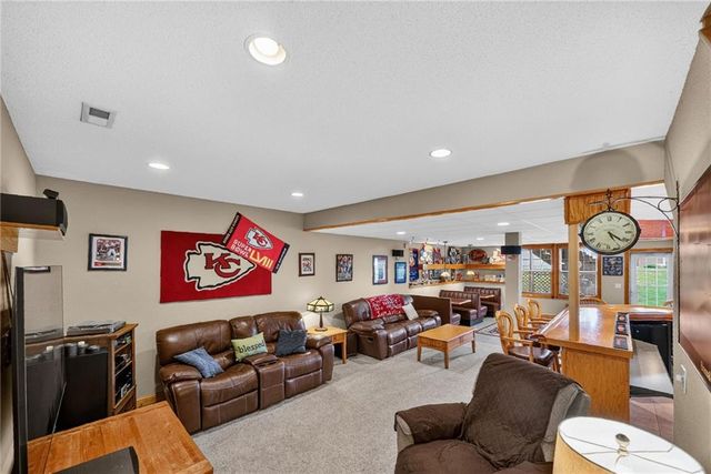 10912 N Wallace Avenue, Kansas City, MO 64157