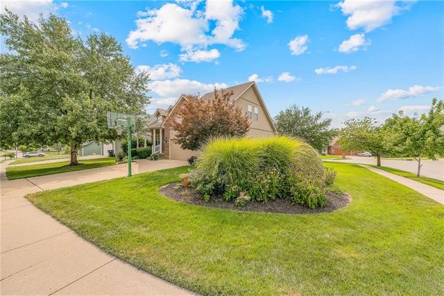 10912 N Wallace Avenue, Kansas City, MO 64157