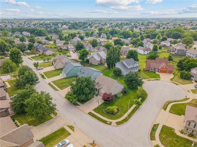 10912 N Wallace Avenue, Kansas City, MO 64157