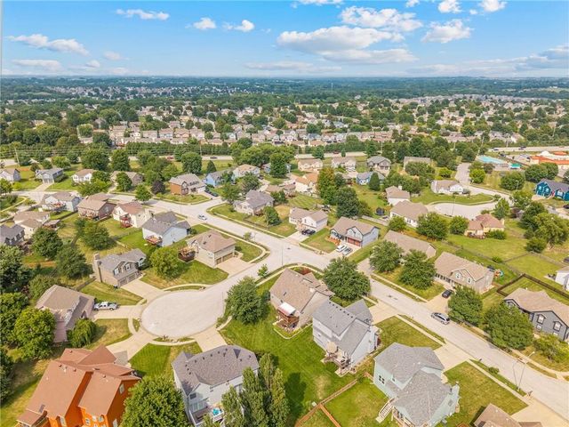 10912 N Wallace Avenue, Kansas City, MO 64157