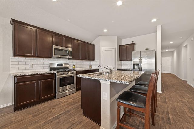 831 Petunia Falls Lane, Rosharon, TX 77583