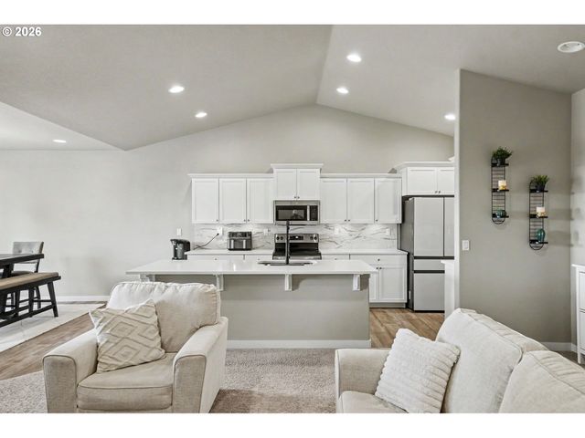 11862 STEINKAMP Rd Se, Aumsville, OR 97325
