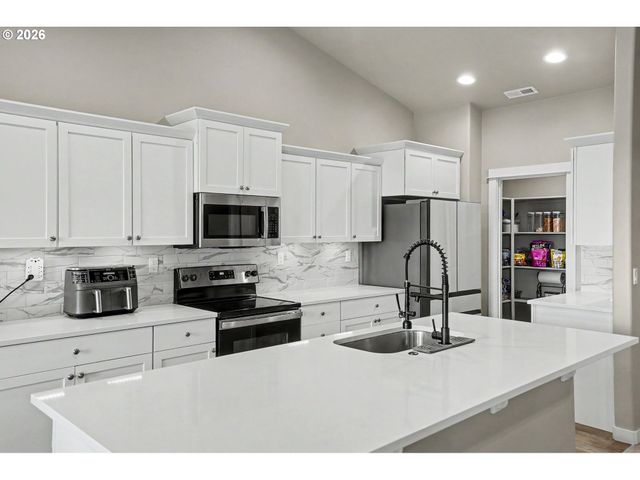 11862 STEINKAMP Rd Se, Aumsville, OR 97325