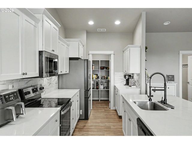11862 STEINKAMP Rd Se, Aumsville, OR 97325