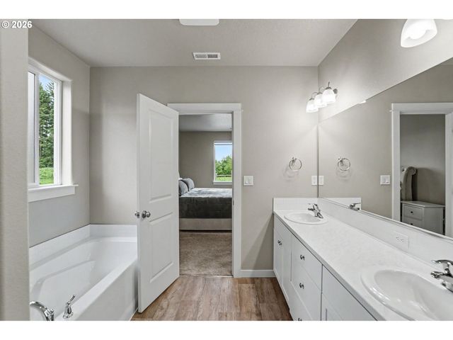 11862 STEINKAMP Rd Se, Aumsville, OR 97325