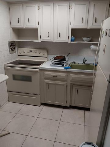 1110 N Riverside Drive 26, Pompano Beach, FL 33062