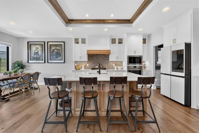 4721 NE Jamestown Drive, Lee's Summit, MO 64064